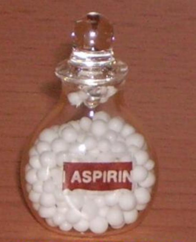 Glas mit "Aspirin"