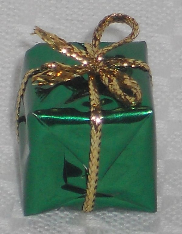 Päckchen / Paket, Metallic-Optik, grün