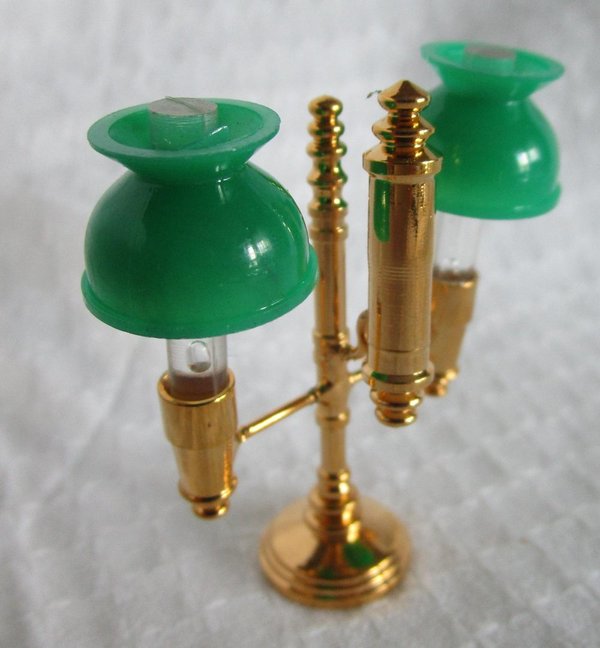 Lampe / Leuchte, 2-armig, grün